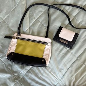 Jaclyn Smith bag & wallet set